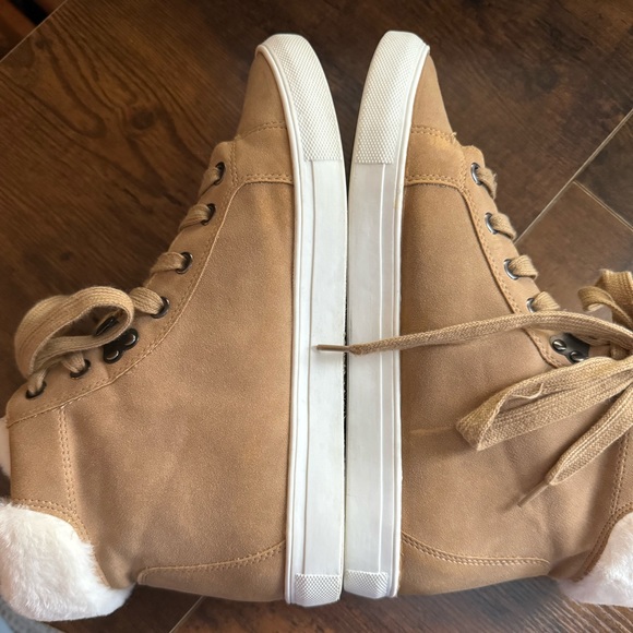 Used booties - Picture 3 of 5